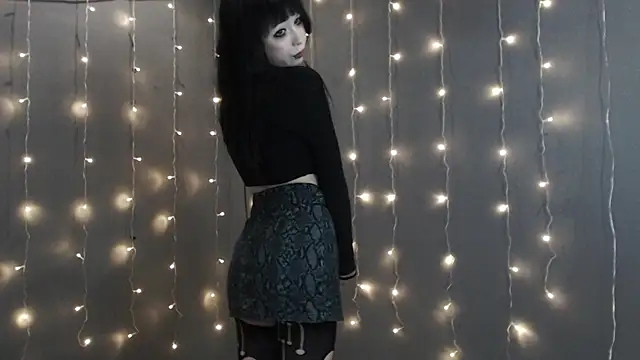 Snapshot of _LUCY_LAVE chatting on April 2026 02:07:01 PM LUCY LAVE online show from April 2026 02:07:01 PM