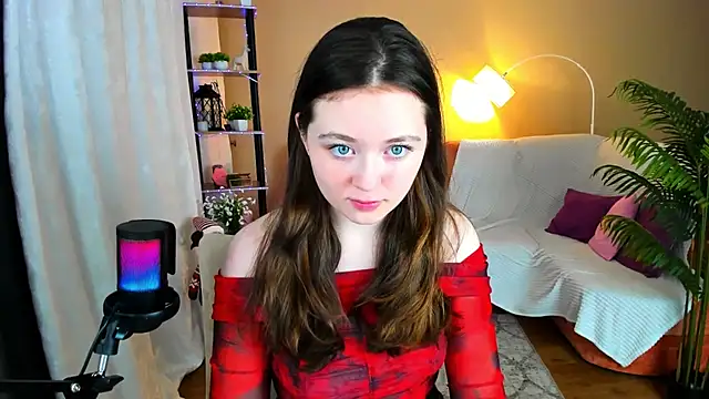 AlluringLookk online show from November 2025 04:16:02 PM