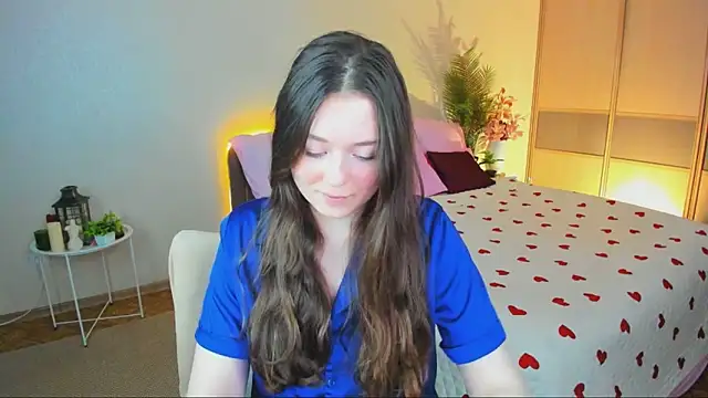 AlluringLookk online show from May 2026 04:58:02 PM