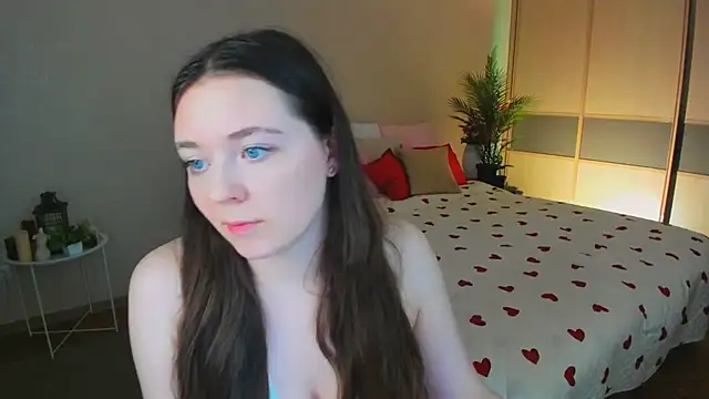 AlluringLookk online show from May 2026 04:14:02 PM