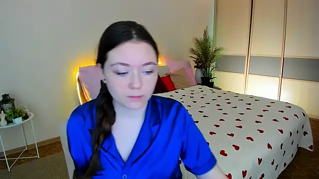 AlluringLookk online show from May 2026 05:21:02 PM