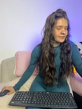 Snapshot of Emilyybennet_ chatting on November 2025 09:31:01 AM Emilyybennet online show from November 2025 09:31:01 AM