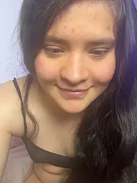 Snapshot of Emilyybennet_ chatting on November 2025 02:45:01 AM Emilyybennet online show from November 2025 02:45:01 AM