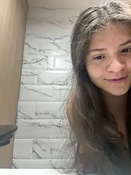 Snapshot of Emilyybennet_ chatting on December 2025 09:33:01 PM Emilyybennet online show from December 2025 09:33:01 PM