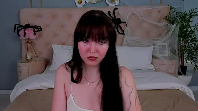 Snapshot of VanessaFields chatting on October 2025 03:18:01 PM VanessaFields online show from October 2025 03:18:01 PM