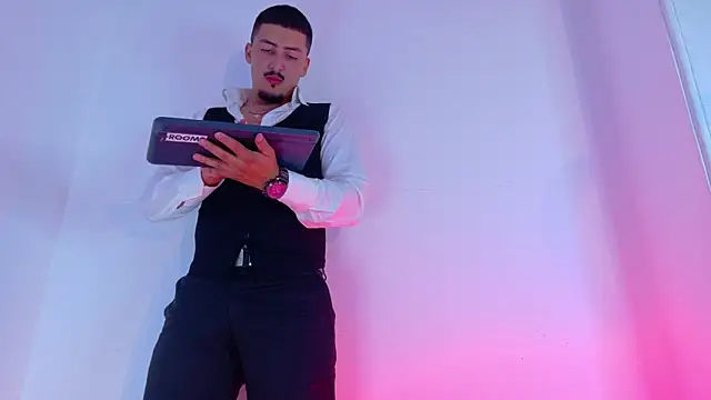 MrFox   online show from December 2025 07:43:02 PM