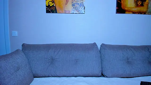 OliviaReece online show from May 2026 06:31:02 AM