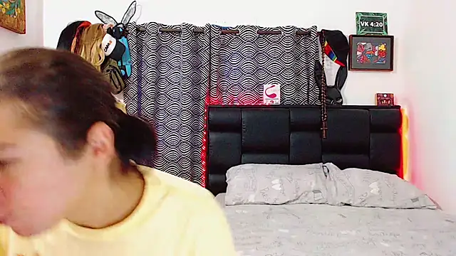 Azley sweet online show from November 2025 01:46:02 PM