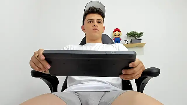 Mikecooper online show from October 2025 12:30:02 AM