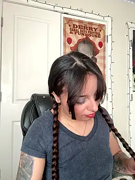 CharmingMaddie online show from January 2026 05:29:02 PM