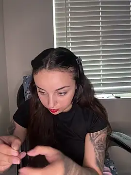 CharmingMaddie online show from April 2026 04:49:01 PM