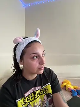 CharmingMaddie online show from May 2026 07:08:01 PM