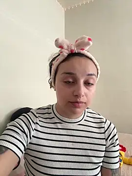 CharmingMaddie online show from May 2026 05:43:02 PM