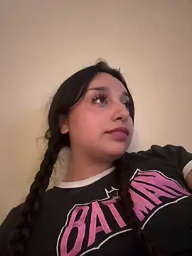 CharmingMaddie online show from May 2026 05:01:02 AM