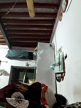 Love-pari077 online show from December 2025 11:44:02 PM