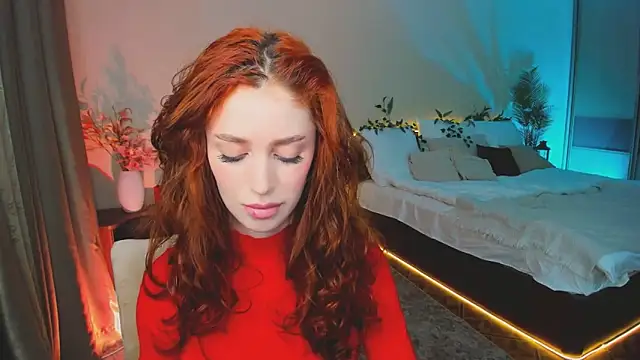 ChristinaConteeree online show from November 2025 01:43:01 PM