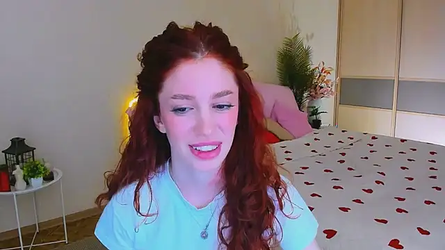 ChristinaConteeree online show from May 2026 07:19:01 PM