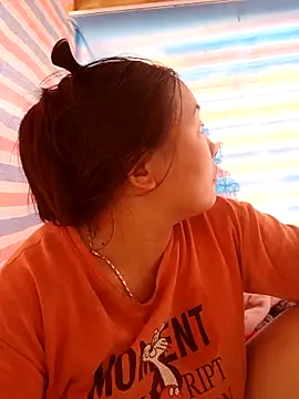 Love-Ly99 online show from October 2025 04:34:01 AM