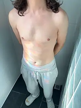 Frankieyyy1 online show from September 2025 11:04:02 AM