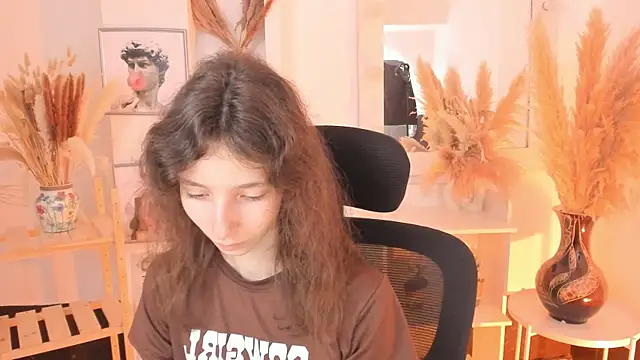 Snapshot of EmmanuellBrown chatting on September 2025 04:18:02 AM EmmanuellBrown online show from September 2025 04:18:02 AM