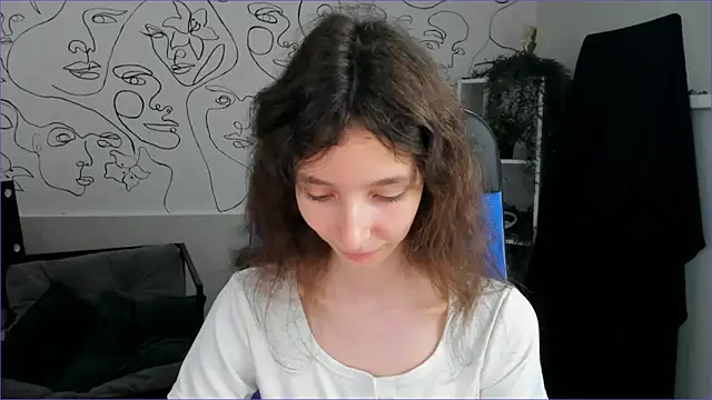 Snapshot of EmmanuellBrown chatting on October 2025 10:05:02 AM EmmanuellBrown online show from October 2025 10:05:02 AM