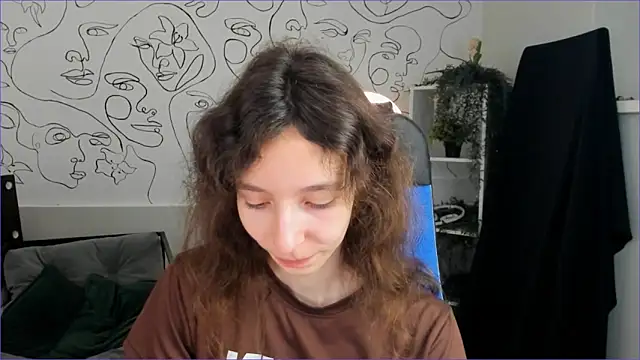 Snapshot of EmmanuellBrown chatting on October 2025 10:15:01 AM EmmanuellBrown online show from October 2025 10:15:01 AM