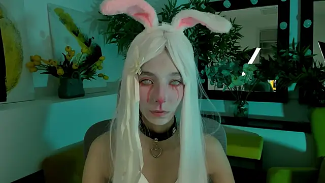 Snapshot of EmmanuellBrown chatting on October 2025 02:07:01 PM EmmanuellBrown online show from October 2025 02:07:01 PM