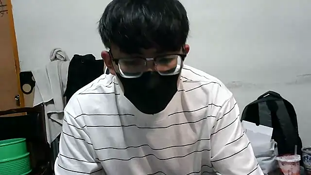 bigbb101011 online show from September 2025 01:32:01 PM