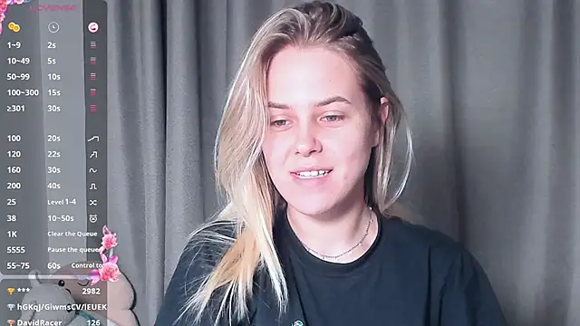 Snapshot of AngelAnty chatting on October 2025 03:07:01 PM AngelAnty online show from October 2025 03:07:01 PM