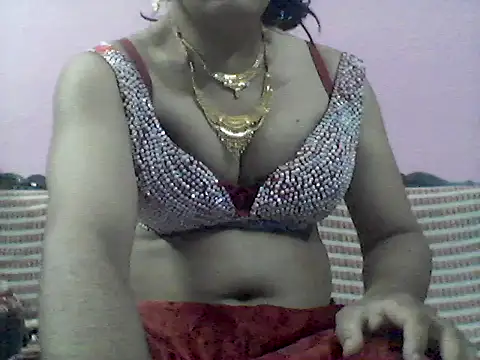 Snapshot of Naughty_kamini chatting on June 2026 07:07:01 PM Naughty kamini online show from June 2026 07:07:01 PM