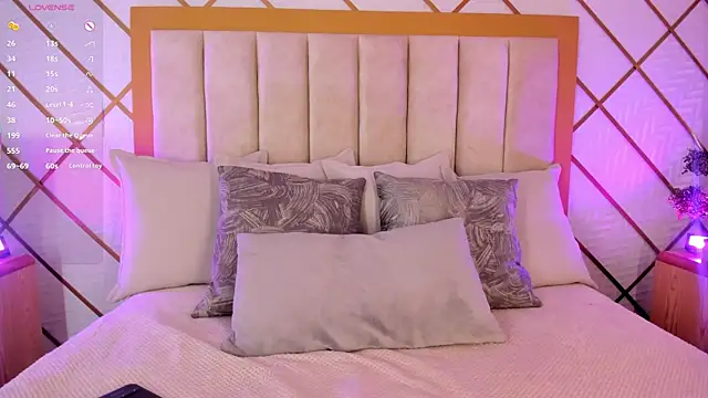 GretaVelvet online show from November 2025 07:35:01 PM