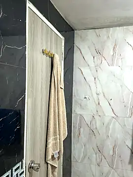 Snapshot of lynn9000 chatting on October 2025 04:29:01 AM lynn9000 online show from October 2025 04:29:01 AM