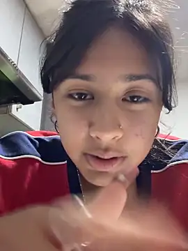 Snapshot of lynn9000 chatting on October 2025 03:32:02 AM lynn9000 online show from October 2025 03:32:02 AM