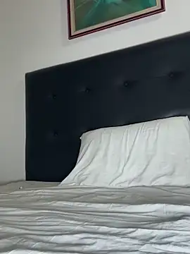 Snapshot of lynn9000 chatting on December 2025 12:27:01 AM lynn9000 online show from December 2025 12:27:01 AM