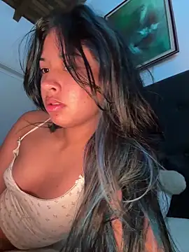 Snapshot of lynn9000 chatting on February 2026 01:40:02 AM lynn9000 online show from February 2026 01:40:02 AM