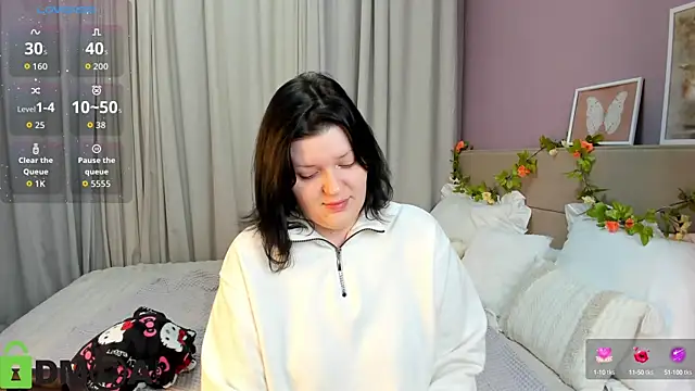 Michele Greenn online show from September 2025 12:04:01 AM