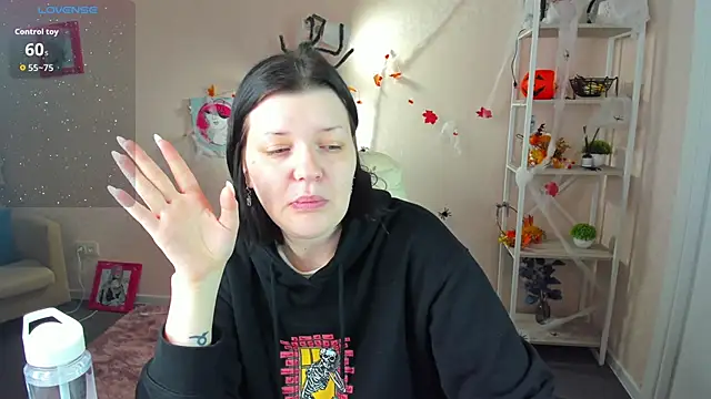 Michele Greenn online show from November 2025 01:07:02 AM