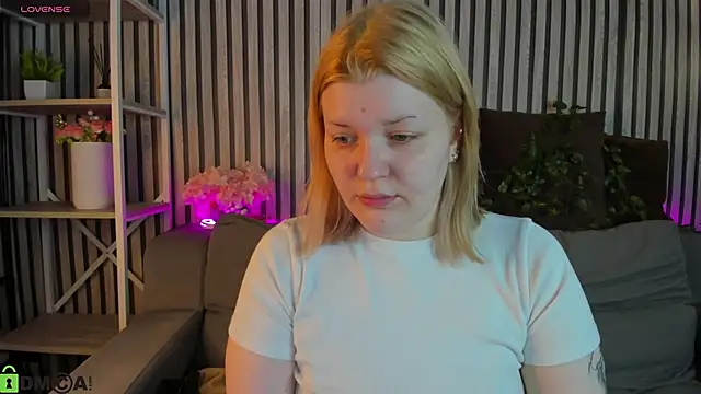 Michele Greenn online show from April 2026 01:03:01 AM