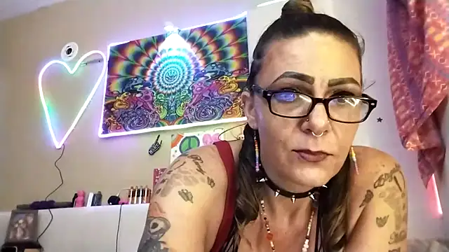 SparklesB1tch online show from May 2026 12:02:01 PM