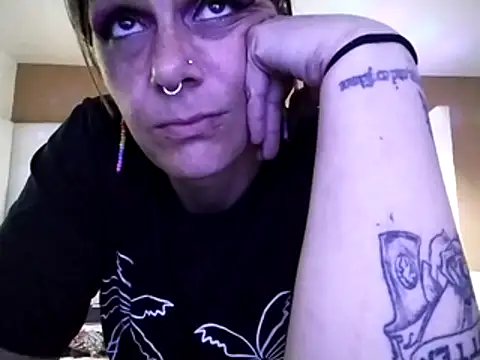 SparklesB1tch online show from May 2026 08:25:02 PM