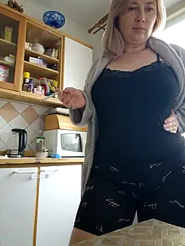 Snapshot of Xseniy chatting on October 2025 02:05:02 PM Xseniy online show from October 2025 02:05:02 PM