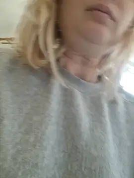 Snapshot of Xseniy chatting on October 2025 09:48:01 AM Xseniy online show from October 2025 09:48:01 AM