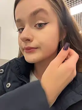 KittyQueeny online show from November 2025 02:05:01 PM