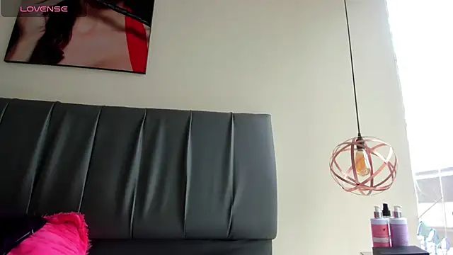 iisabella noa online show from May 2026 12:21:02 PM