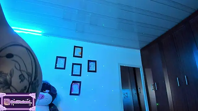 milita houston online show from October 2025 03:27:01 AM