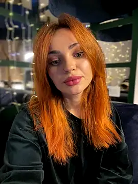 Snapshot of SaraLow chatting on October 2025 01:09:02 AM SaraLow online show from October 2025 01:09:02 AM