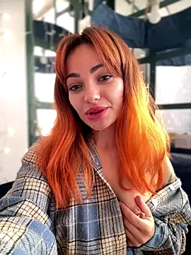 Snapshot of SaraLow chatting on October 2025 06:48:01 AM SaraLow online show from October 2025 06:48:01 AM