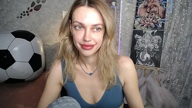 NickyAdamidi online show from June 2026 04:31:01 PM