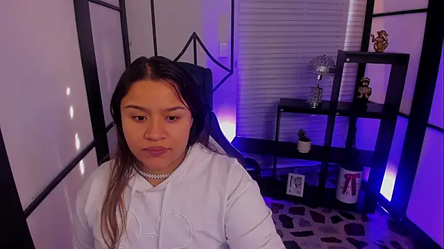 Snapshot of ElaBourn_ chatting on October 2025 12:36:02 PM ElaBourn online show from October 2025 12:36:02 PM