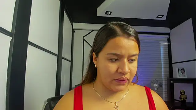 Snapshot of ElaBourn_ chatting on October 2025 01:56:02 PM ElaBourn online show from October 2025 01:56:02 PM